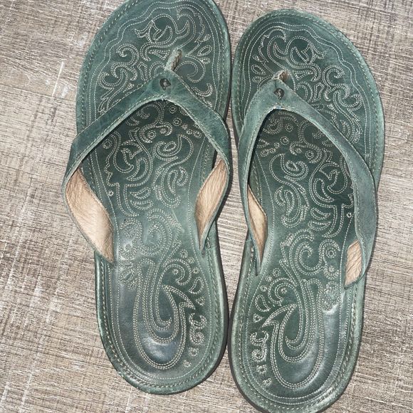 OluKai Green Sandals - Picture 1 of 7